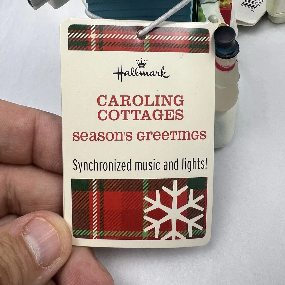 2009 Hallmark Caroling Cottages‎ NWT Synchronized Xmas Music & Lights Set 2